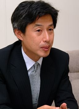 岩崎元一氏