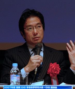 樋口泰行氏