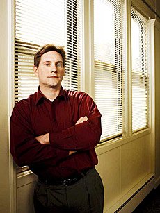 ファースト・モーリス信託銀行のITディレクター、ヘン・ティム・バッフォ氏はいまや時間の70％を会社の収支を改善するための戦略に向けている