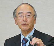JILSの会長を務める三村明夫・新日本製鐵会長（2009年1月13日に行われたJILSの年始会見で）