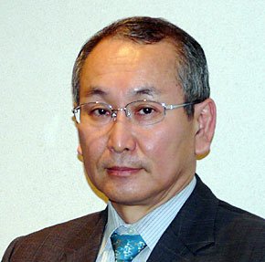 ≪志賀典人常務取締役≫。1973年に日本交通公社（現JTB）入社。2000年市場開発部長。2001年取締役。2005年常務取締役就任、経営企画、IT戦略（CIO）、広報を担当。2007年事業創造、CIO担当。2008年総合企画、事業創造、CIO担当。2009年2月より現職