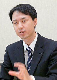 富士ゼロックス株式会社　ソリューションマーケティング部　荒井聡行氏　DocuWorksプロダクトマーケティング&プロモーション担当　DocuWorksを通じ電子文書化の普及活動に従事