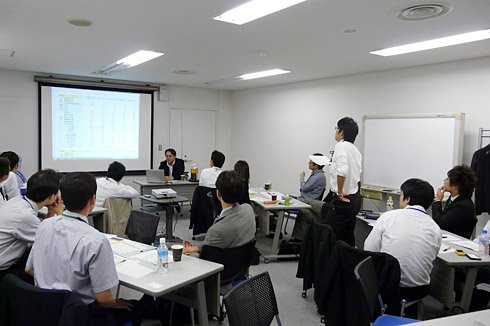 各チームごとに演習を振り返り反省点などを述べた