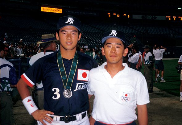 アトランタオリンピック会場での松中信彦選手（左）と著者
