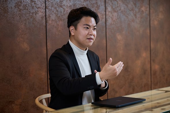 岩佐晃也